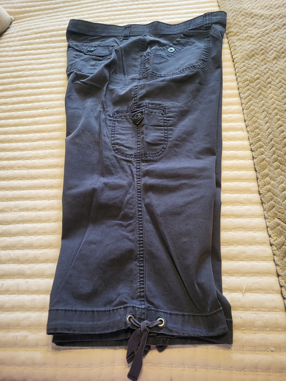 Gloria Vanderbilt Navy Capris with Button-Tab Hem - Picture 4 of 9